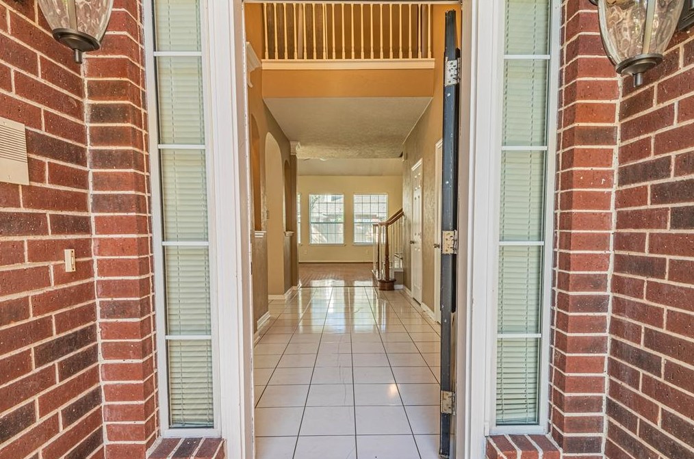 1215 Wildewood Ct, Sugar Land TX  77479-6294 exterior