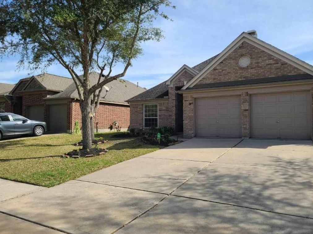 2009 Shore Breeze Dr, Pearland, TX 77584