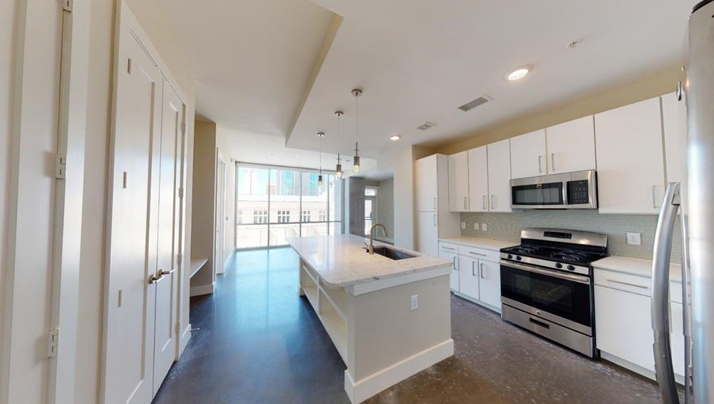 1825 N San Jacinto St #528, Houston, TX 77002