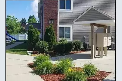 975 Monroe St, Bellevue, OH 44811 - Photo 6