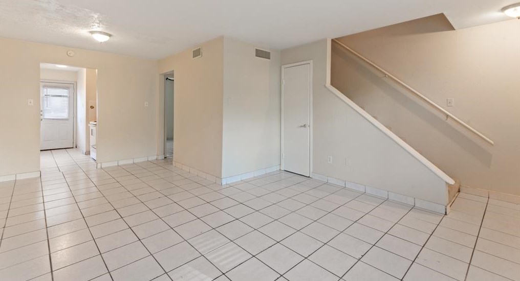 1701 Upland Dr Apt 226, Houston, TX 77043