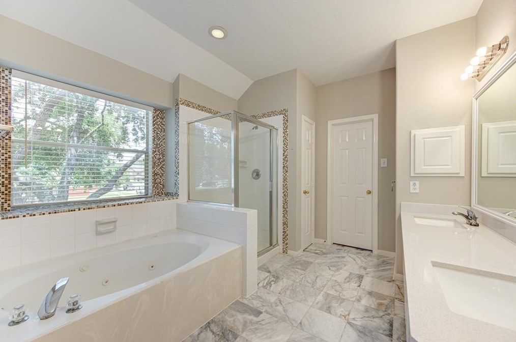 6331 Rexton Dr, Houston TX  77084-8511 exterior