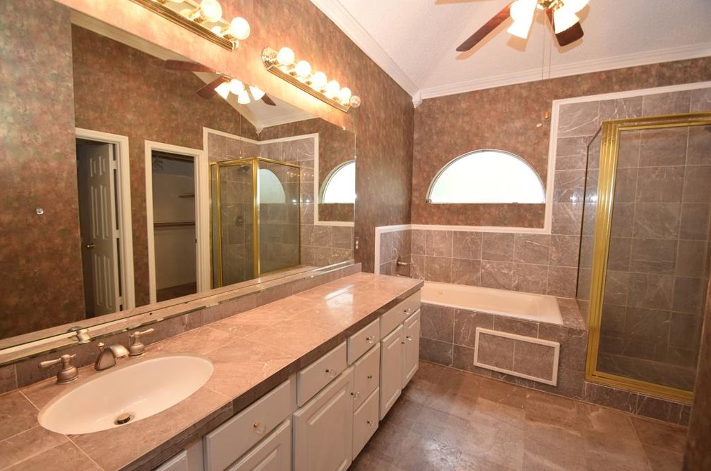 1519 Brk Grv Dr, Katy TX  77450-5864 exterior