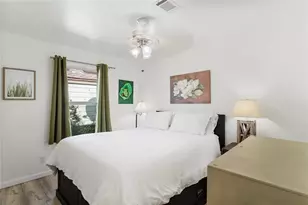 726 91st St, Galveston, TX 77554 - Photo 14