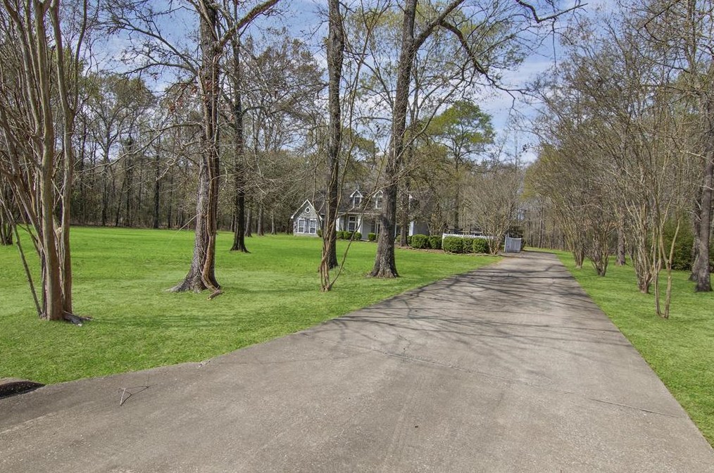 27515 Fairway Oaks Dr, Huffman, TX 77336-3769