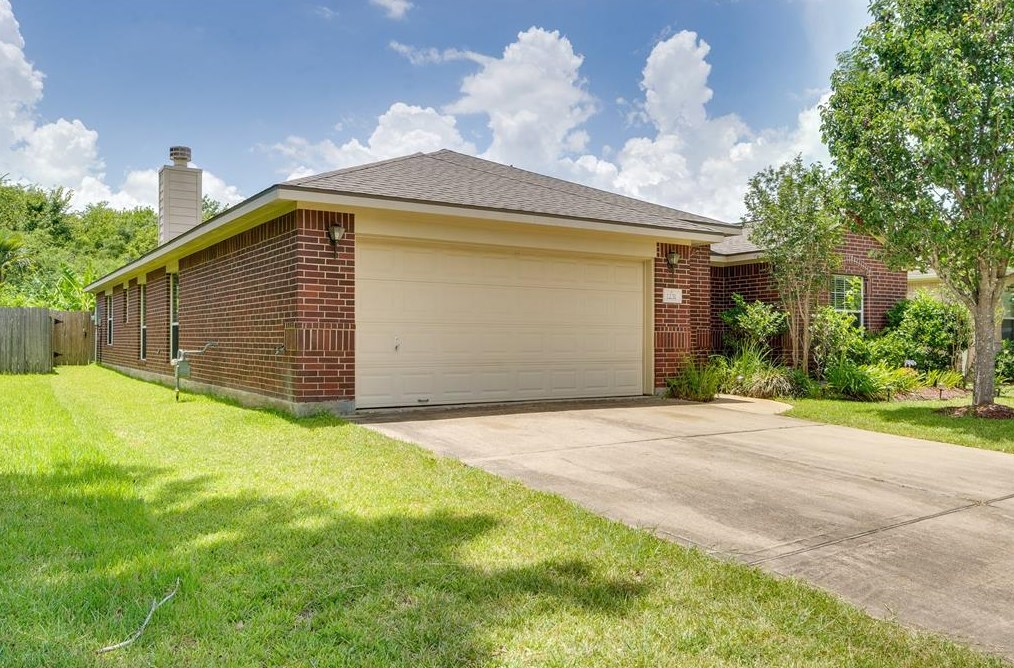 1231 Blue Leaf Dr, Richmond, TX 77469-6255