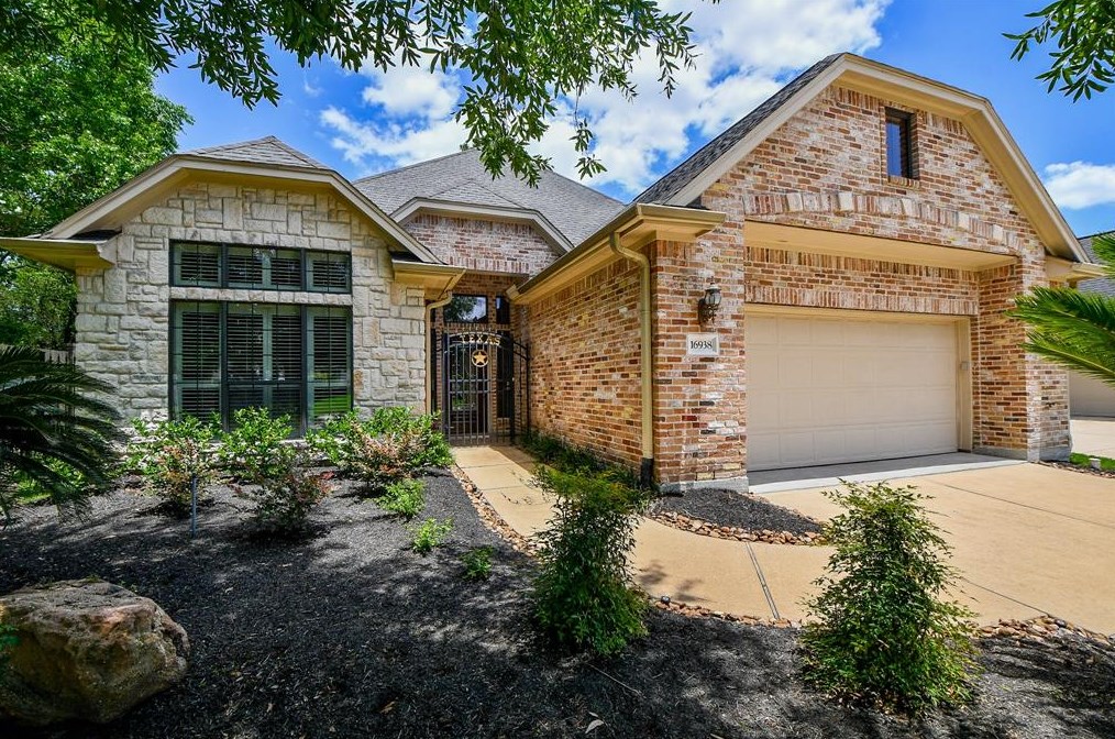 16938 Barretts Crossing Dr, Spring, TX 77379-5301