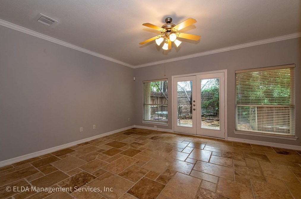 1605 Clay St, Houston TX  77019-4915 exterior