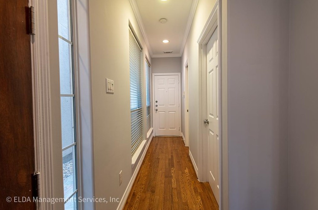 1605 W Clay St, Houston, TX 77019
