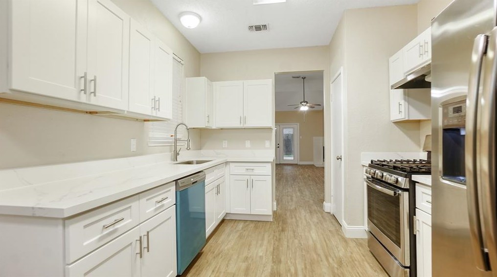 8019 Log Holw Dr, Houston TX  77040-1808 exterior