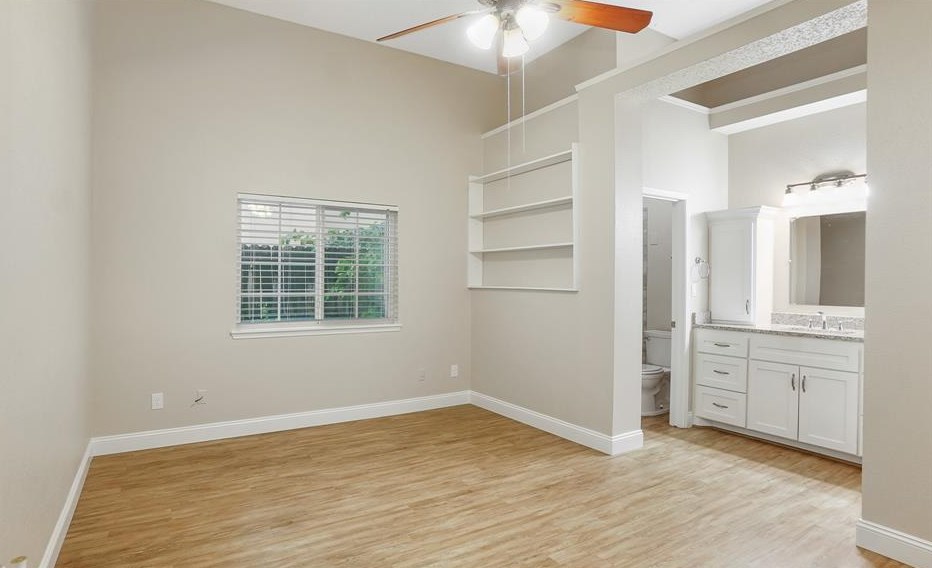 8019 Log Holw Dr, Houston TX  77040-1808 exterior