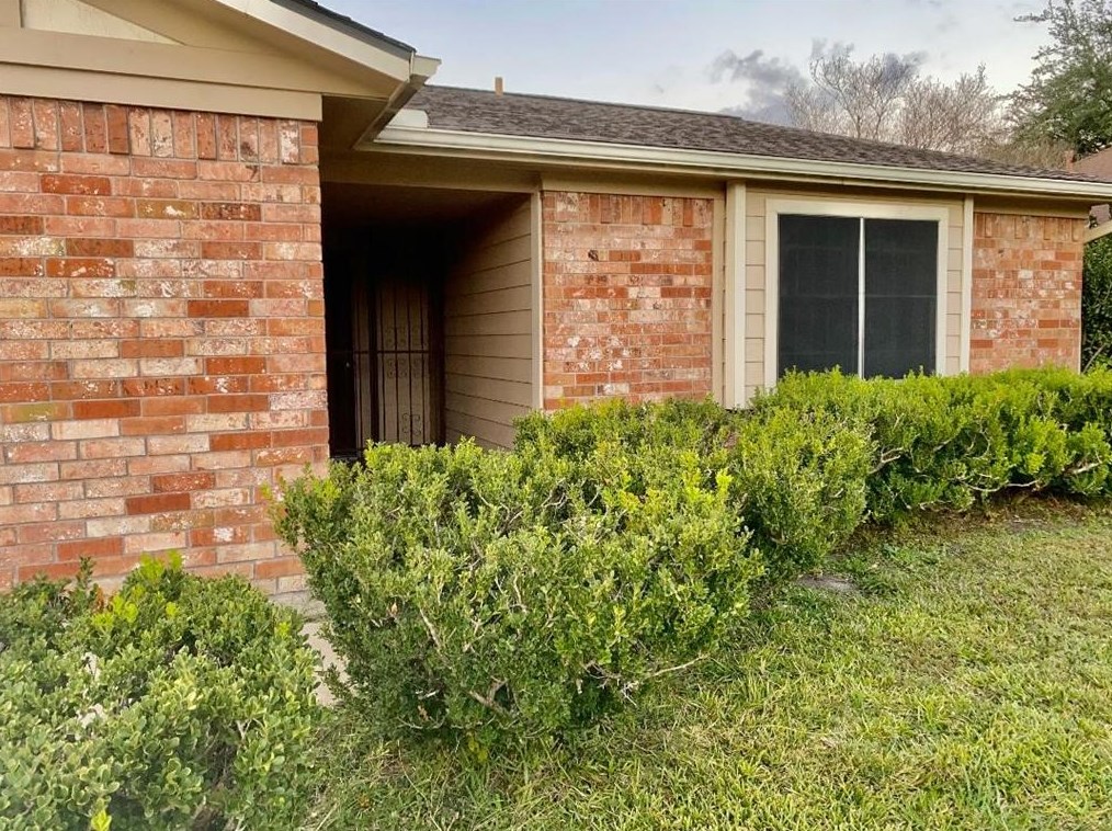 13019 Tregarnon Dr, Houston TX  77015-2020 exterior