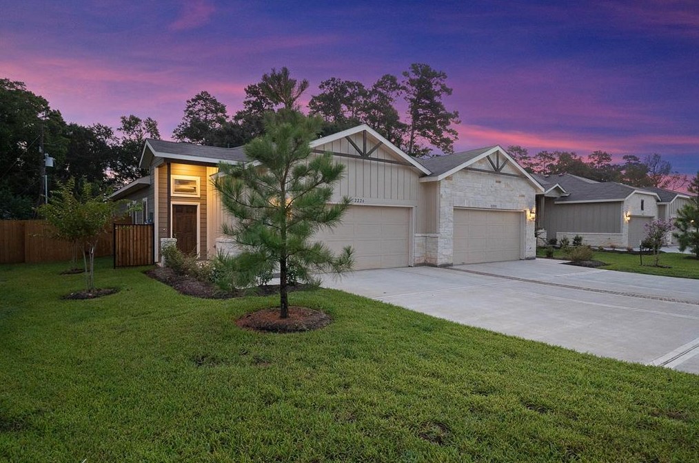 202 Oakcrest #a, Conroe, TX 77304