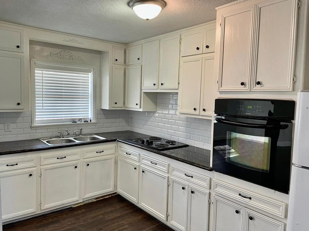 1203 Sunset Dr, Pasadena TX  77506-4142 exterior