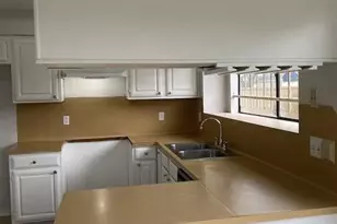 12403 Seaswept Dr, Houston, TX 77071 - Photo 2