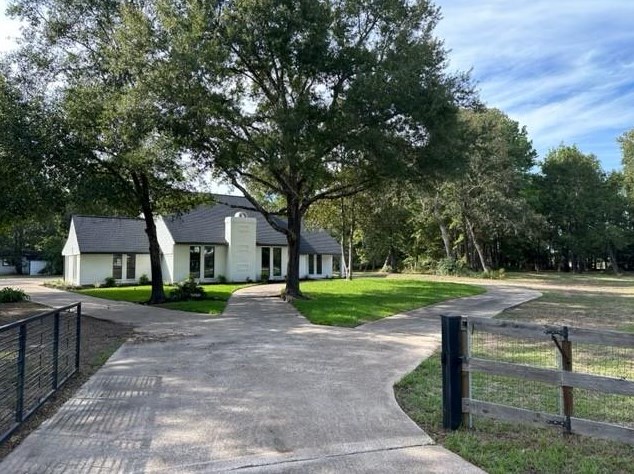 17940 Village Way, Conroe, TX 77302