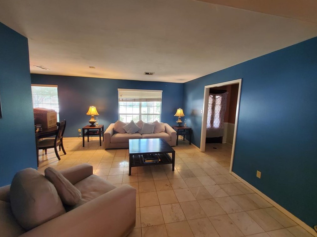 10315 Metronome Dr, Houston TX  77043-2921 exterior