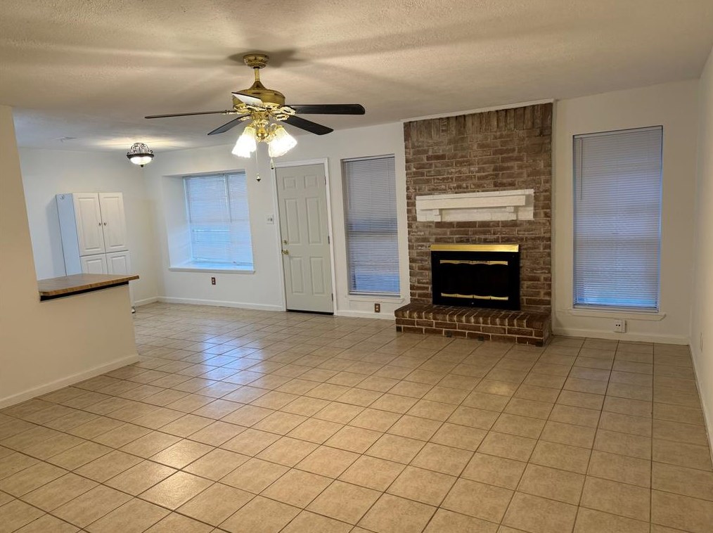 9826 Appleridge Dr, Houston, TX 77070-5004