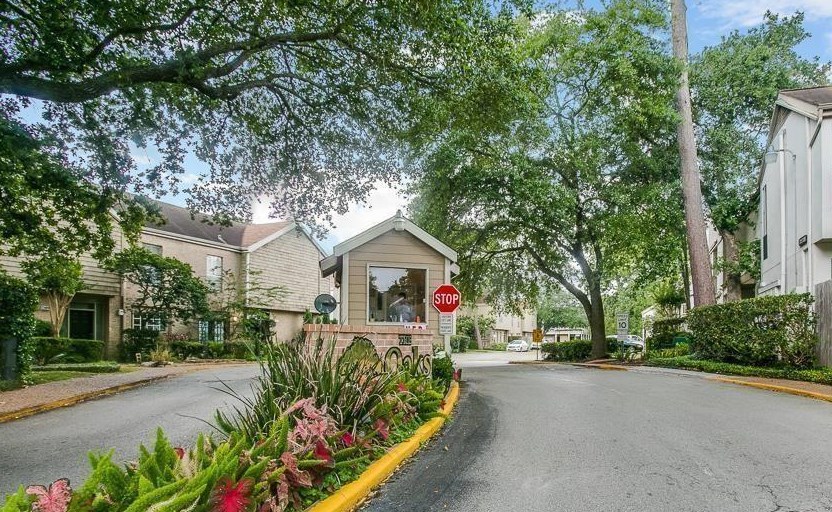 2100 Tanglewilde St Apt 525, Houston, TX 77063