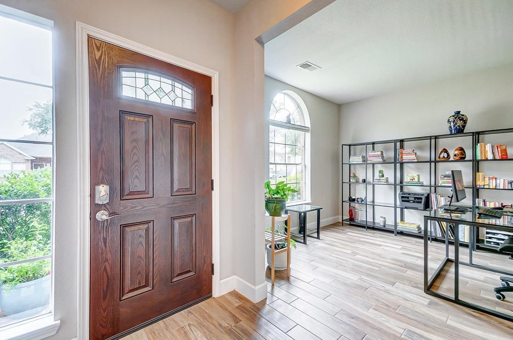 13918 Somersworth Dr, Houston TX  77041-5991 exterior