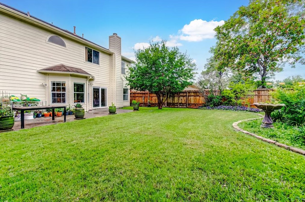 13918 Somersworth Dr, Houston TX  77041-5837 exterior