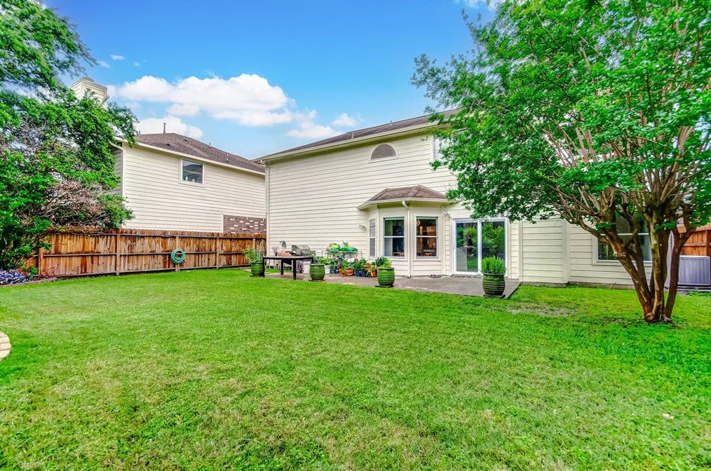 13918 Somersworth Dr, Houston TX  77041-5837 exterior