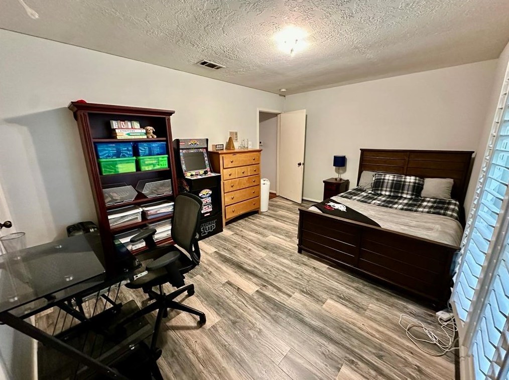 13939 Kingsride Ln, Houston TX  77079-3314 exterior