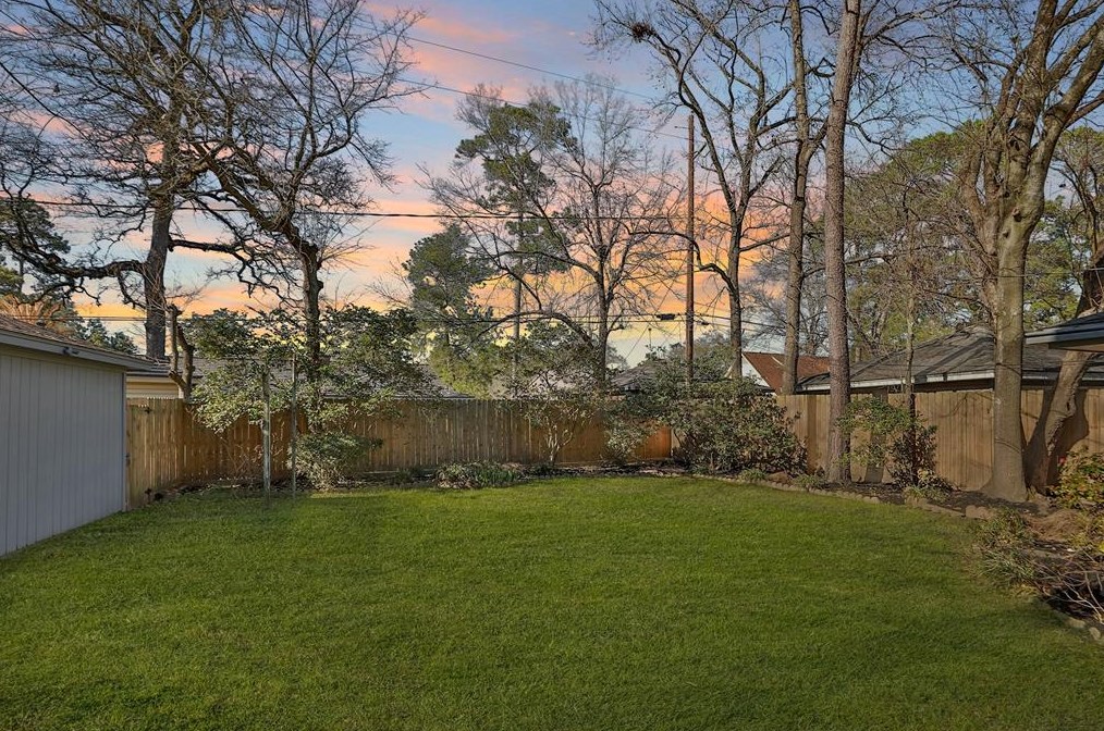 222 Leaflet Ln, Spring TX  77388-5958 exterior