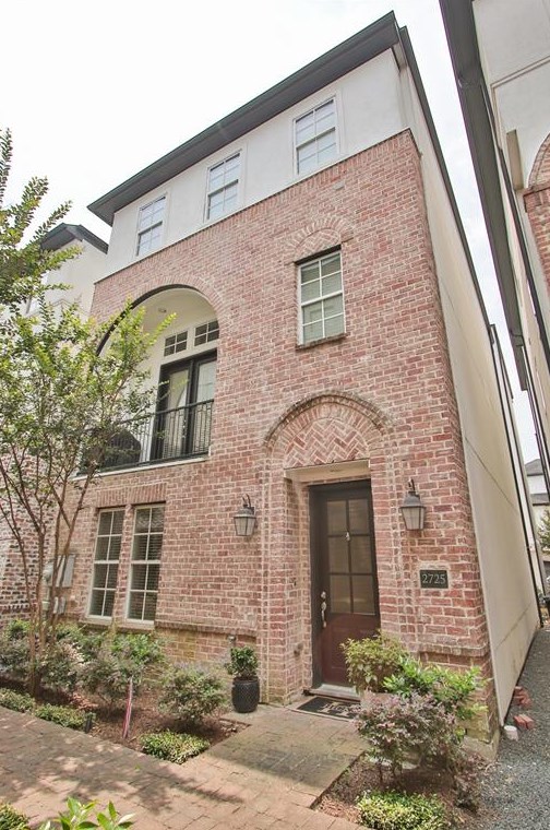 2725 Cohn St, Houston, TX 77007-1191
