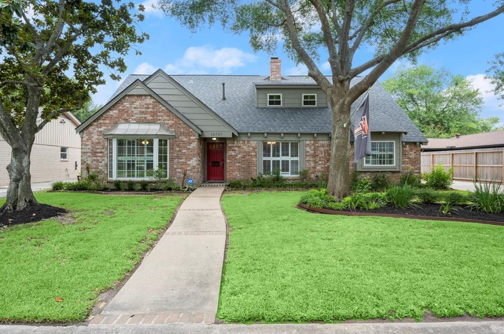 10707 Holly Springs Dr, Houston TX  77042-1411 exterior