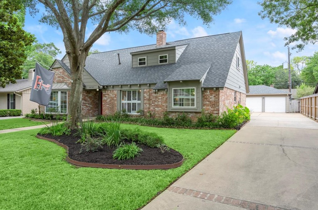 10707 Holly Springs Dr, Houston, TX 77042
