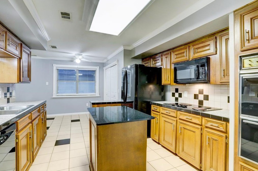 315 Enchanted Trail Dr, Spring TX  77388-8924 exterior