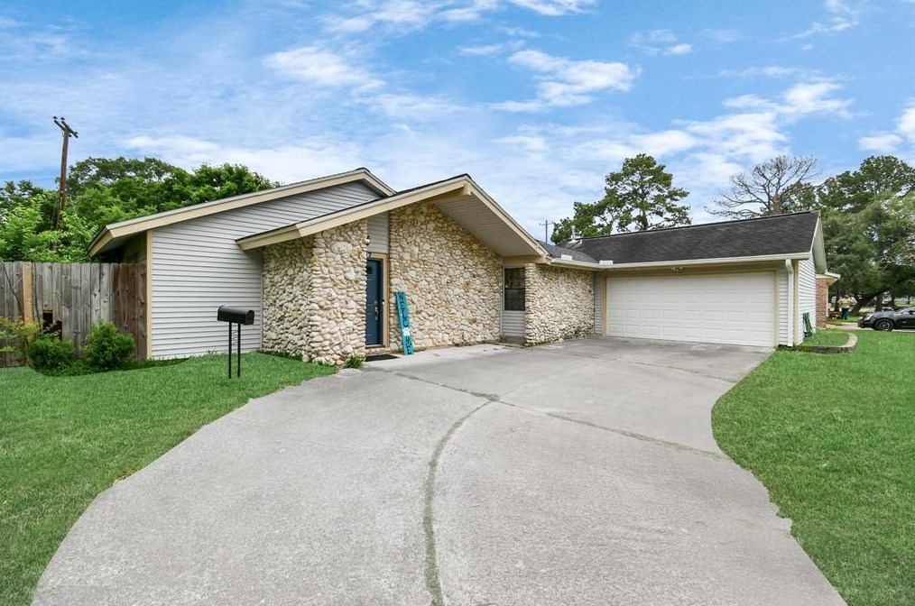 3417 Valley Brook Dr, Morgans Point, TX 77571-4239