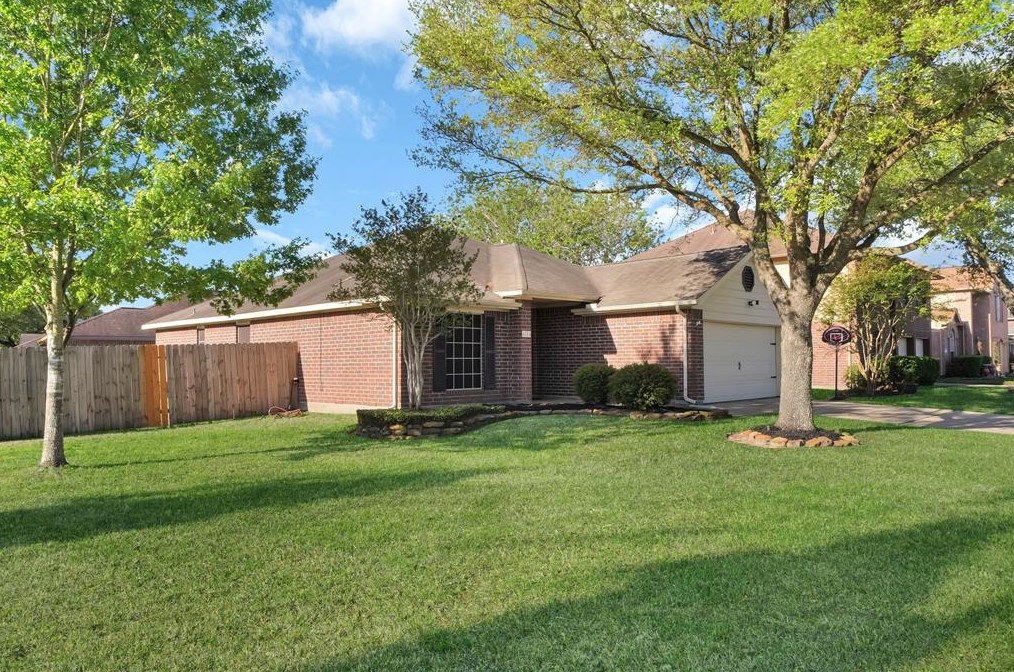 4514 Osage Dr, Baytown, TX 77521-8202