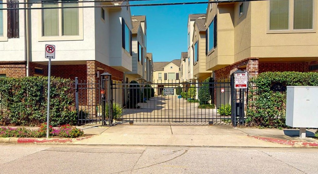 3826 Center St, Houston, TX 77007