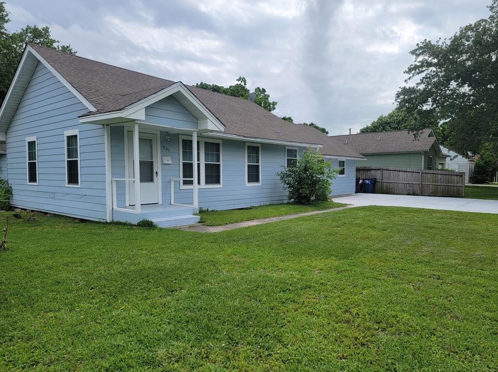 701 18th Ave N, Texas City, TX 77590