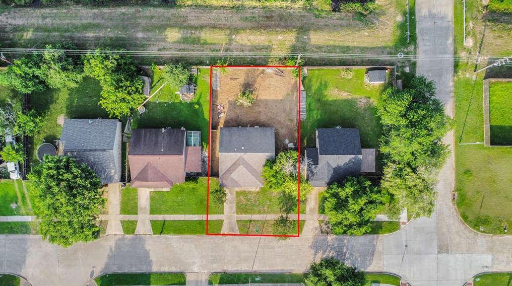 17206 Bullis Gap Dr, Hockley, TX 77447-9215