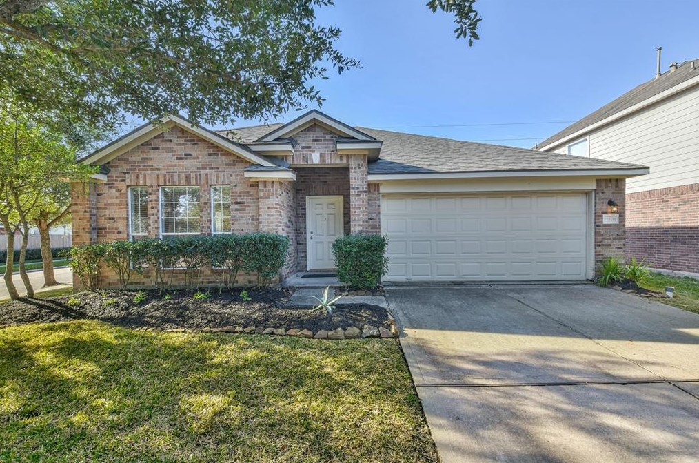 15203 Green Whisper Dr, Cypress, TX 77433
