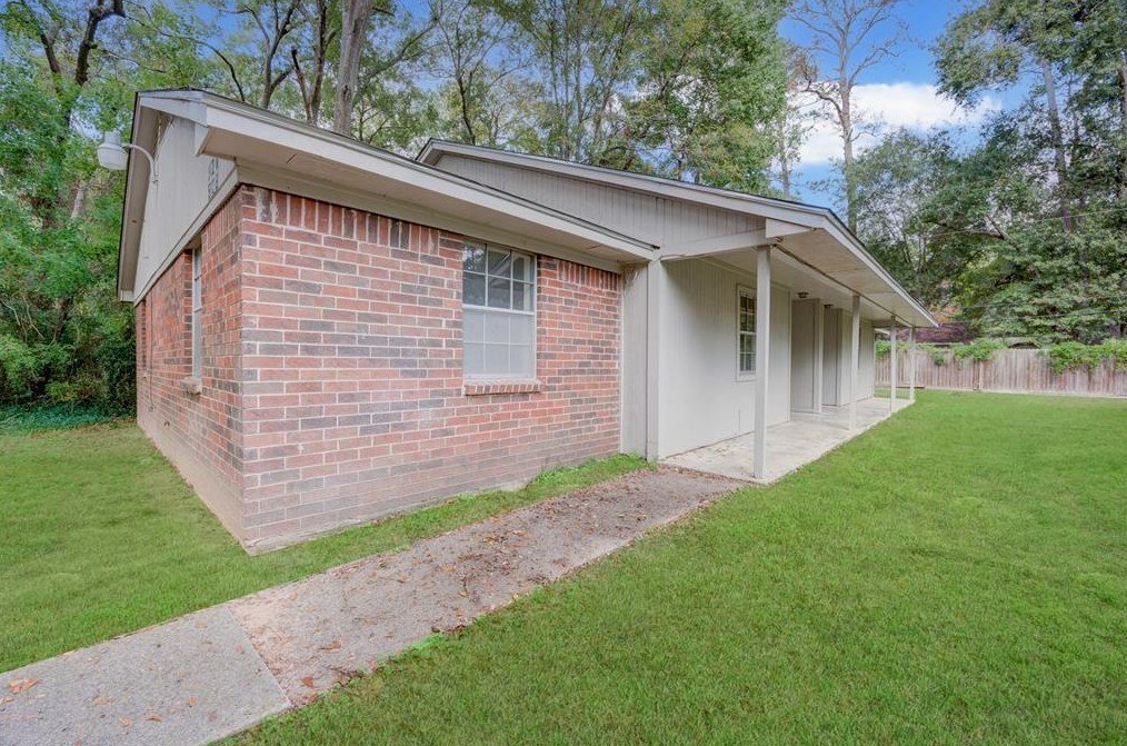 512 Coleman St #b, Conroe, TX 77301