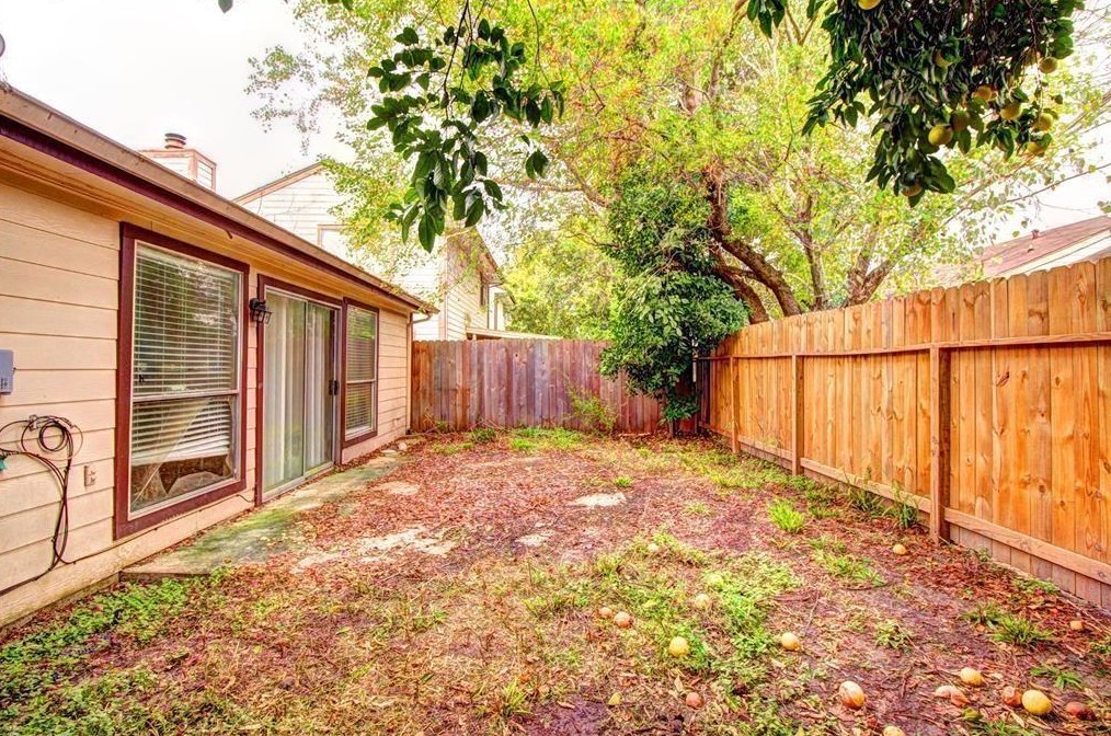 11818 Plumpoint Dr, Houston TX  77099-3137 exterior