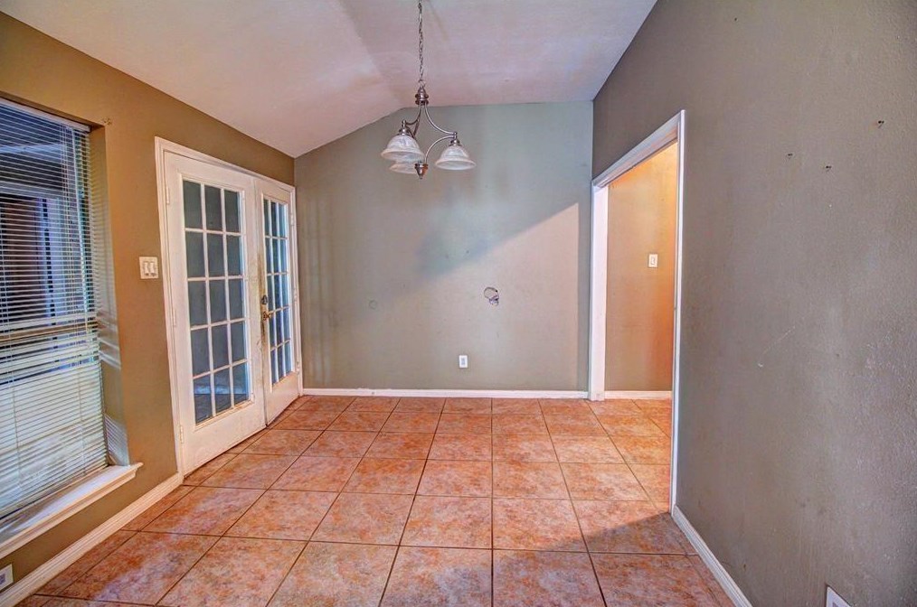 11818 Plumpoint Dr, Houston, TX 77099-5049