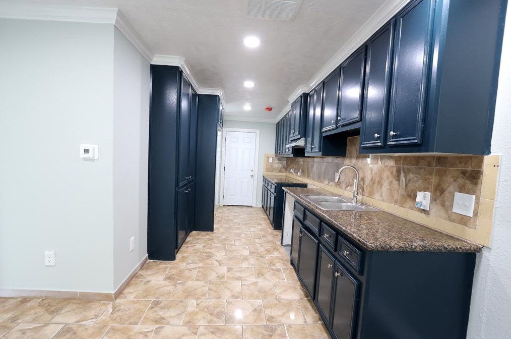 12812 Shannon Hills Dr, Houston TX  77099-1244 exterior