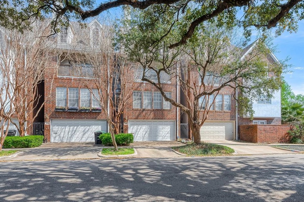 4517 Hazard St, Houston, TX 77098-4215