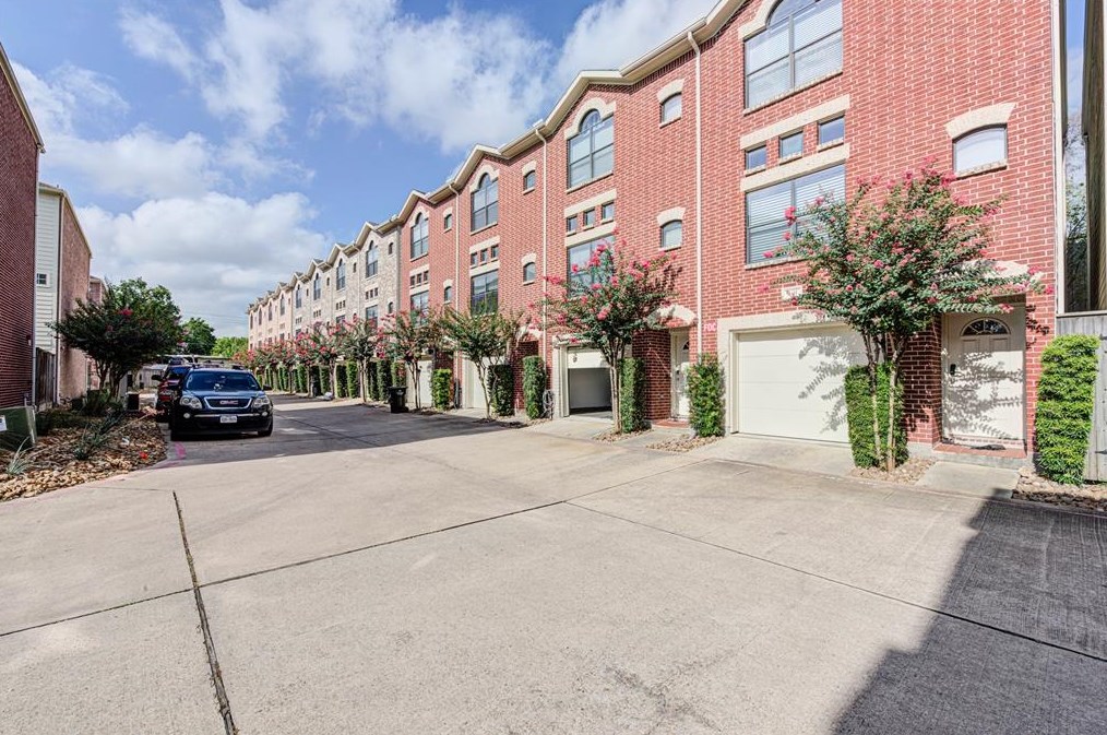 8715 Meadowcroft Dr Unit 403, Houston, TX 77063
