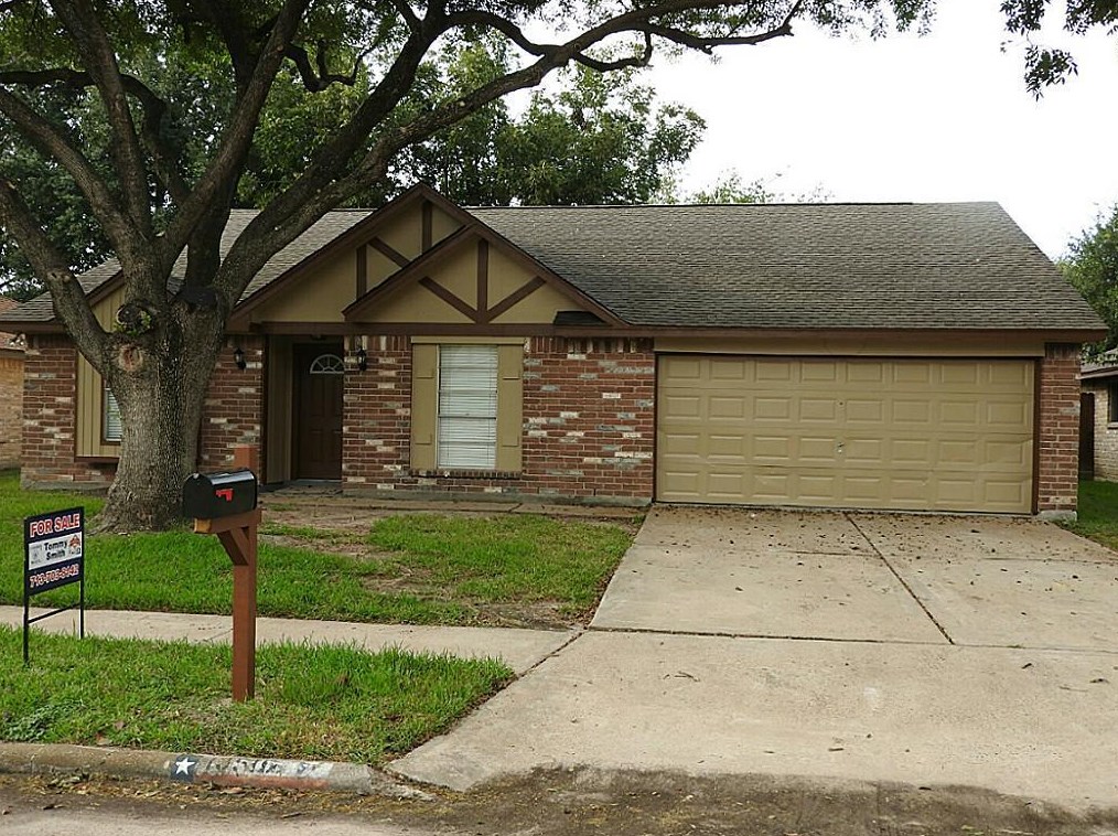 13515 Oak Ledge Dr, Houston TX  77065-3725 exterior