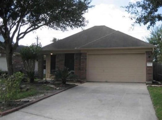 2004 Old Creek Dr, Richmond, TX 77471