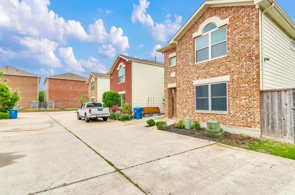 5951 South Loop E #54, Houston, TX 77033