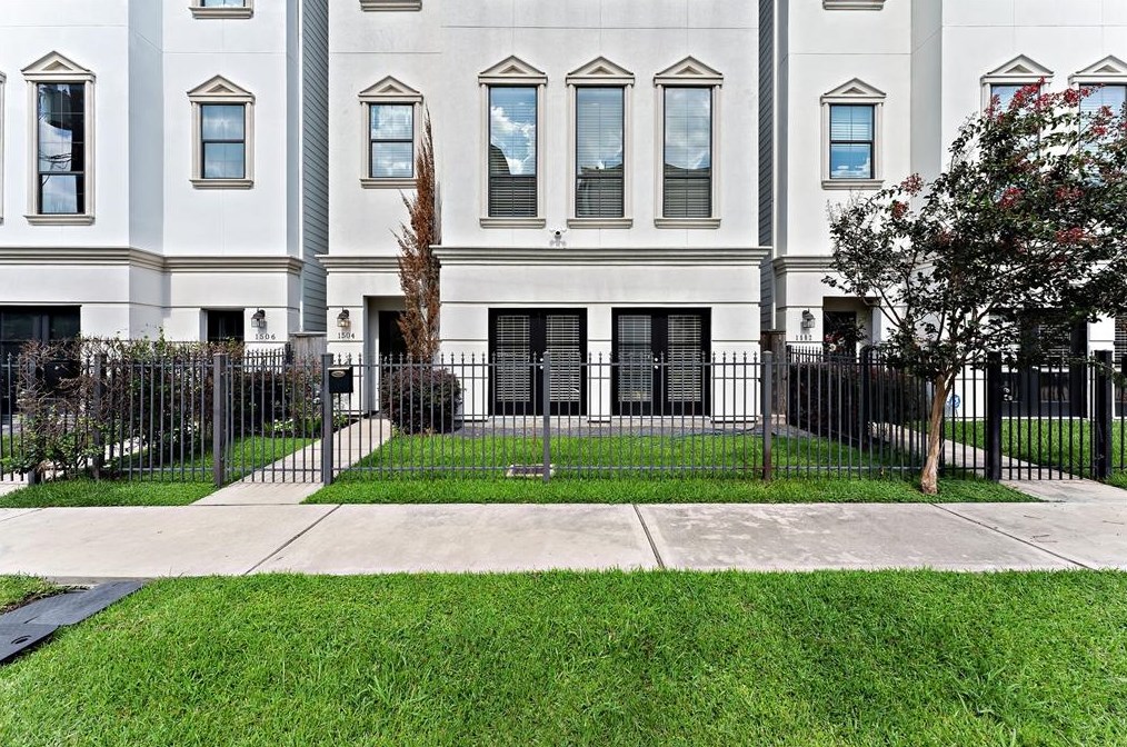 1504 Knox St, Houston, TX 77007-3021