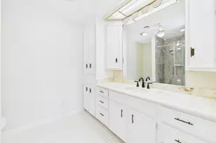 7608 Del Monte Dr, Houston, TX 77063 - Photo 6