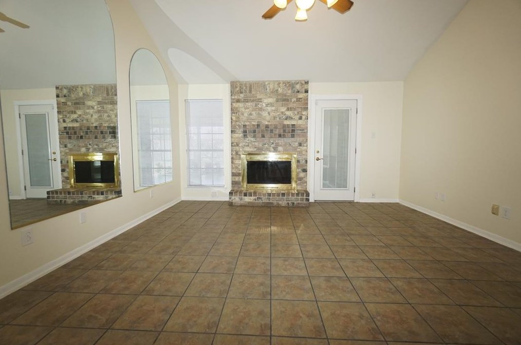 7926 Split Oak Dr, Houston, TX 77040